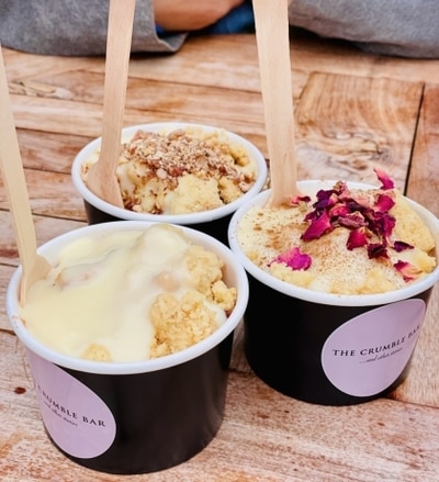 The Crumble Bar - ist knuspriger Streusel auf leckerem Kompott!