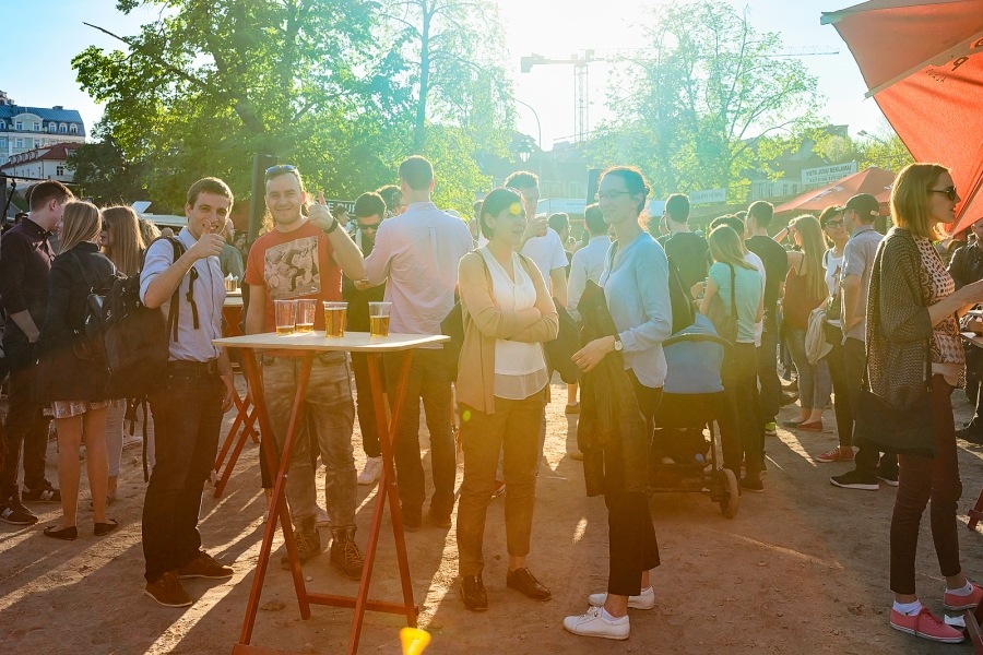 4. Besuch' ein Foodtruck Festival!