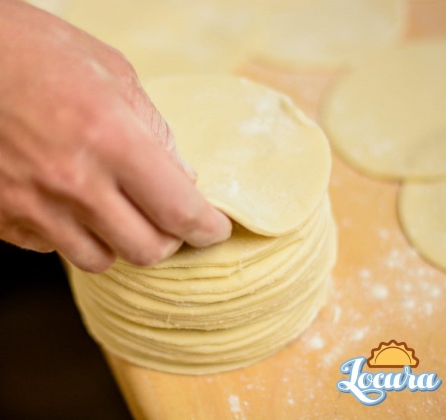 Wie lange sind Sie schon mit Ihrem Foodtruck unterwegs und wie sind Sie auf die Idee gekommen?